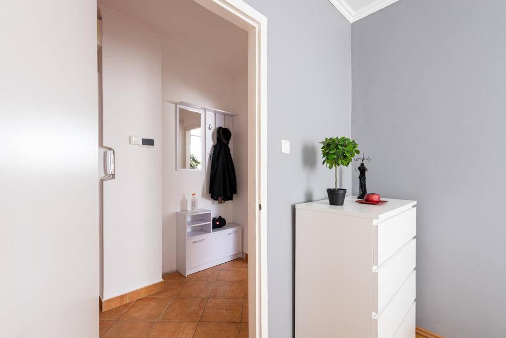 דירות בודפשט Spacious And Bright Flat Between Airport & Center מראה חיצוני תמונה